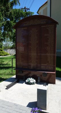 Emlékmű a kitelepítetteknek és deportáltaknak - Mostová-2