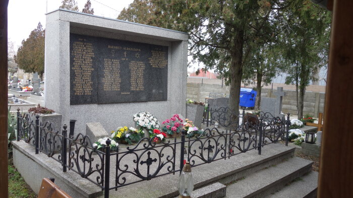 Pomník obetiam 1. a 2. svetovej vojny - Kajal-3