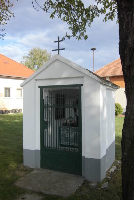 Kaplnka sv. Jána Nepomuckého - Malá Mača-5