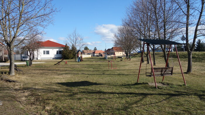 Mini park s detským ihriskom - Čierny Brod-1