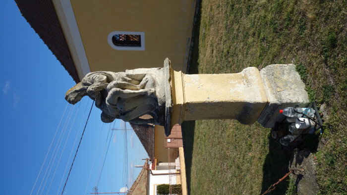 Sculpture of Pieta - Čierny Brod, part Heď-3