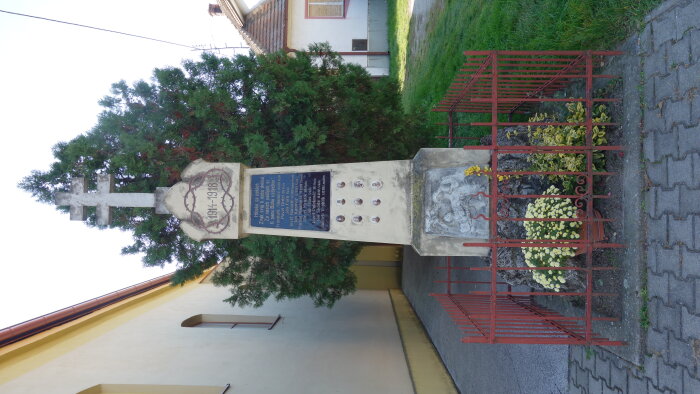 Denkmal für die Opfer des Ersten Krieges - Boleráz, Ortsteil von Klčovany-4