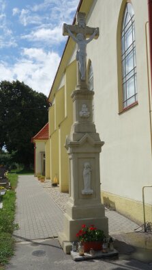 Kereszt a templom mellett - Šenkvice-3