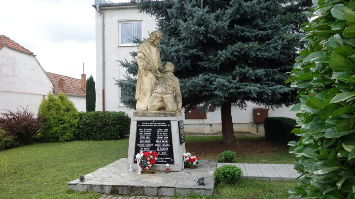 Monument to the fallen in the world wars - Šelpice-3