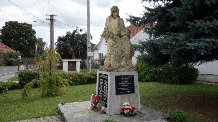 Pomník padlým ve světových válkách - Šelpice-1