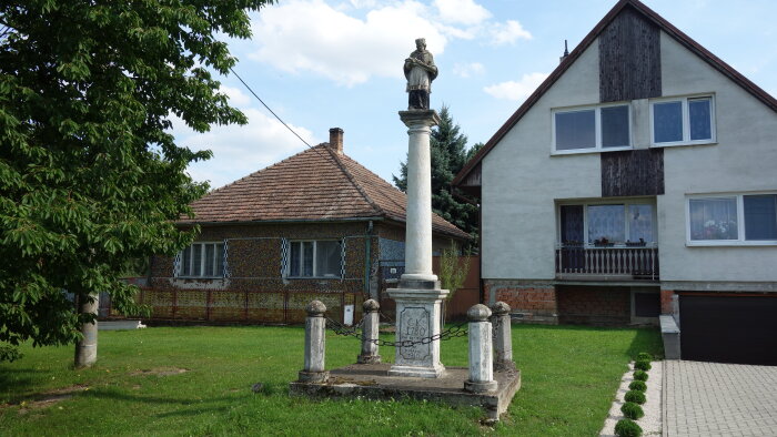Statue of St. Ján Nepomucký - Kátlovec-1