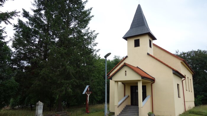 Kirche der Geburt der Jungfrau Maria - Lakšárska Nová Ves, Ortsteil von Mikulášov-1