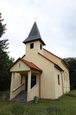 Kostel narození Panny Marie - Lakšárská Nová Ves, část Mikulášů-2