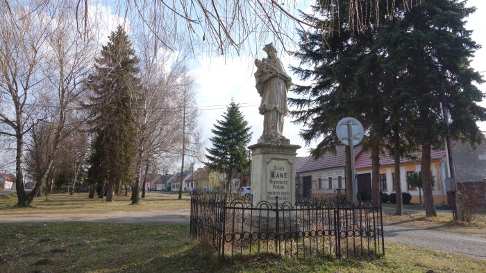 Statue of St. Ján Nepomucký - Lakšárska Nová Ves-2