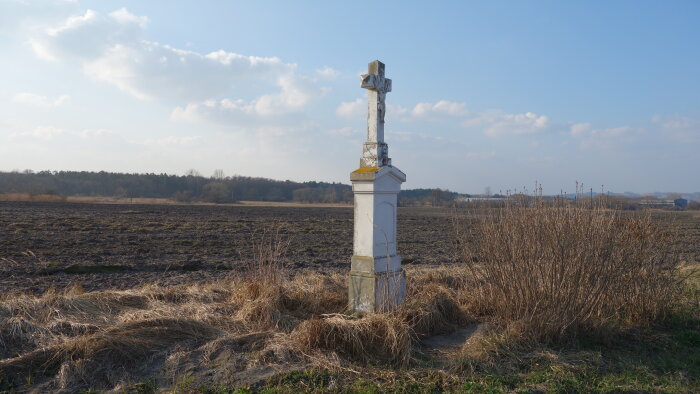 Kreuz hinter dem Dorf - Borský Mikuláš --1