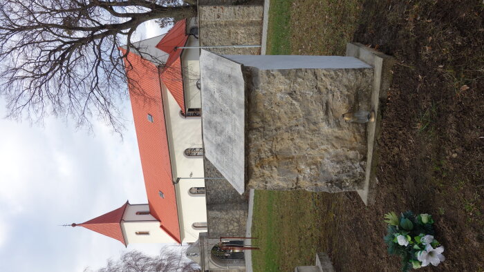 Monument to the citizens - Naháč-4