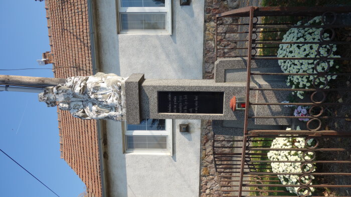 szobor Szent Szentháromság - Bíňovce-3