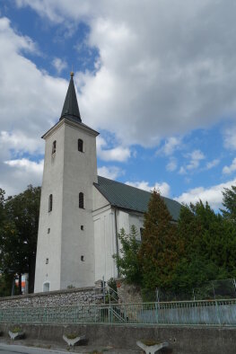 Farní kostel sv. Michala archanděla - Prievaly-5
