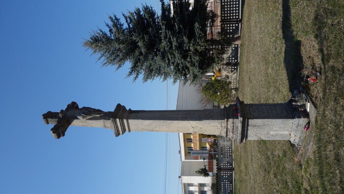The main cross in the Lower Cemetery - Dechtice-3
