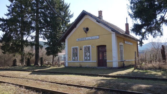Železničná stanica - Hradište pod Vrátnom-2