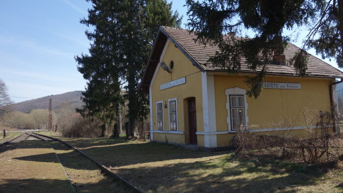 Železniční stanice - Hradište pod Vrátnom-4