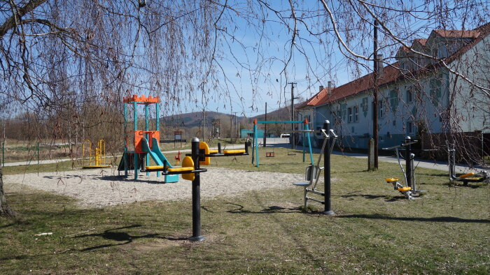 Detské ihrisko - Hradište pod Vrátnom-1