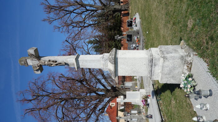 The main cross in the cemetery - Osuské-2