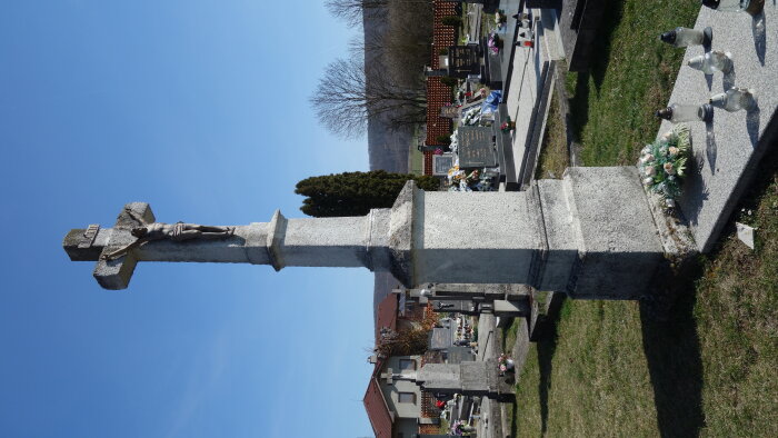 Hlavní kříž na hřbitově - Osuské-3
