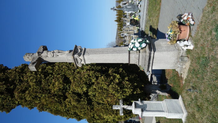 Hlavní kříž na hřbitově - Jablonica-3