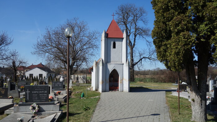 Kápolna a temetőben - Jablonica-2