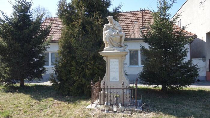 Pieta szobor - Jablonec-1