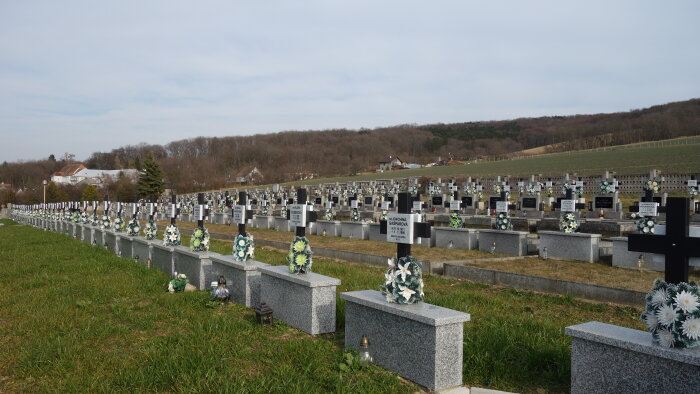 Cintorín - Cerová, časť Lieskové-3
