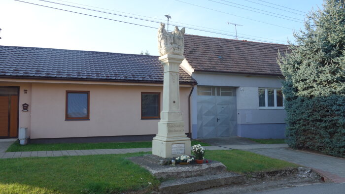 Skulptur von St. Dreifaltigkeit - Dolna Krupa-2