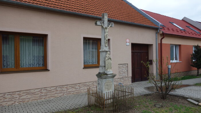 Kreuz im Dorf - Dolná Krupá-2