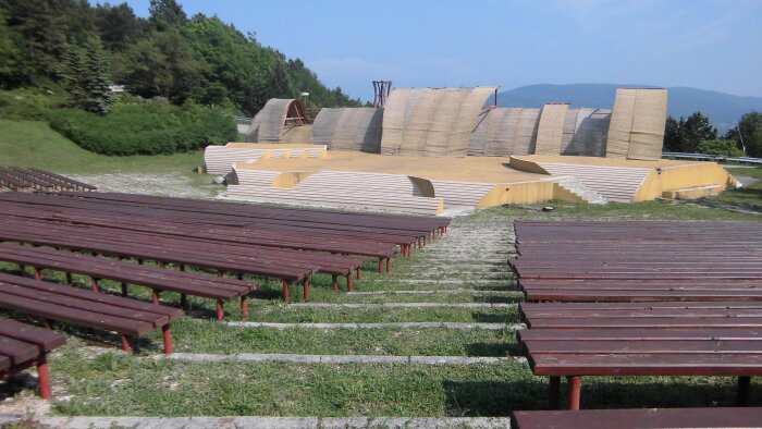 Amphitheater on the hill Roh - Lubina-2