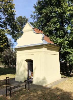 Kapelle der Jungfrau Maria der Sieben Schmerzen und St. Kristofa - Borinka-2