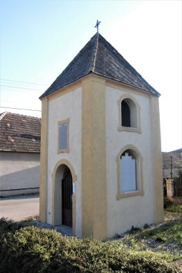 Glockenturm - Brestovany, Teil von Horné Lovčice-4