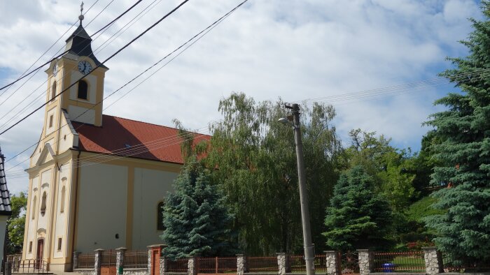 Farský kostol sv. Jána Krstiteľa - Brestovany-3