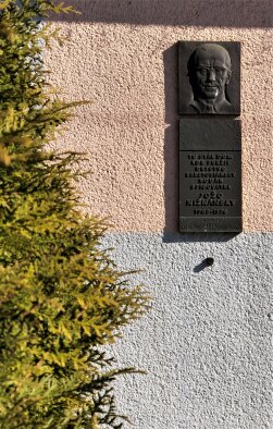 Commemorative plaque Jožo Nižnánsky - Brestovany-2