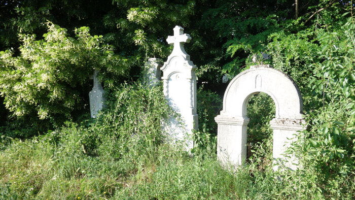 NKP Tombstones in the cemetery - Malženice-3