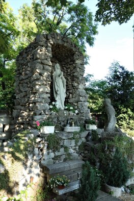 Lourdes-Höhle - Malženice-3