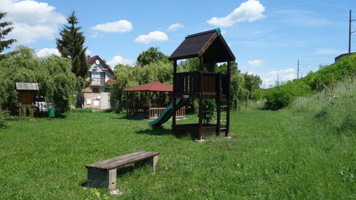 Dětské hřiště - Brestovany, část Horní Lovčice-2