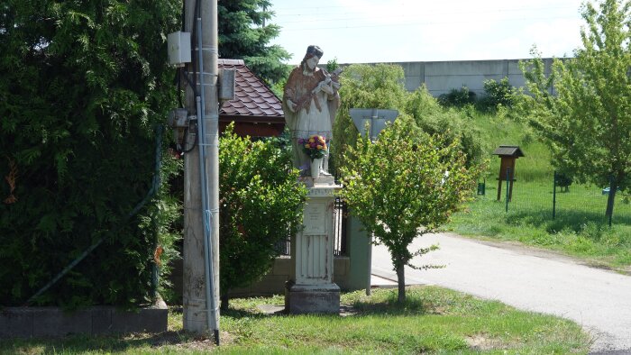 Socha sv. Jána Nepomuckého - Brestovany, časť Horné Lovčice-2