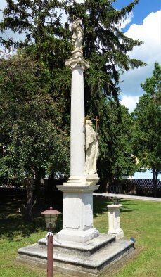 Statuen der Jungfrau Maria und St. Franziska - Dolné Lovčice-3