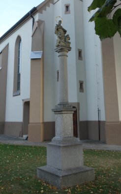 Statue of St. Ján Nepomucký - Zavar-3