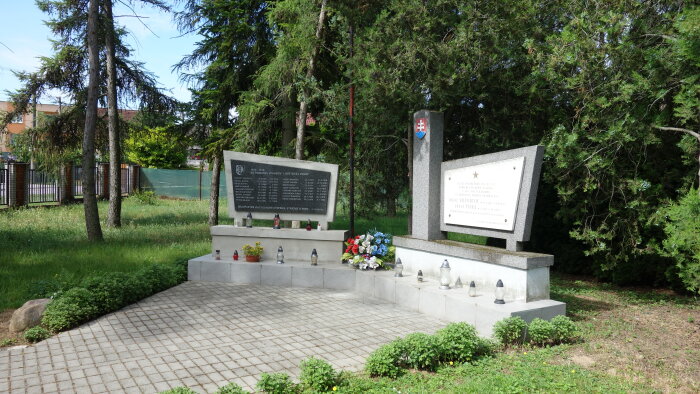 Monument to the fallen in the world wars-2