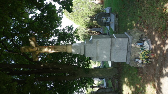 1. Kreuz auf dem Friedhof-2