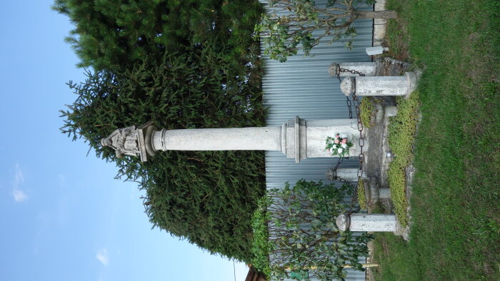 Pieta-Statue-3