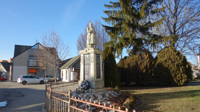 Denkmal für die Gefallenen der Weltkriege in Šúrovce-1
