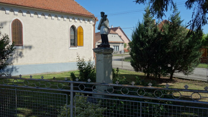 Statue of St. Ján Nepomucký in Varašúr-1