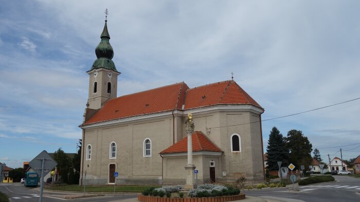 Farský kostol sv. Michala-1