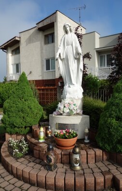 Szűz Mária szobra-3