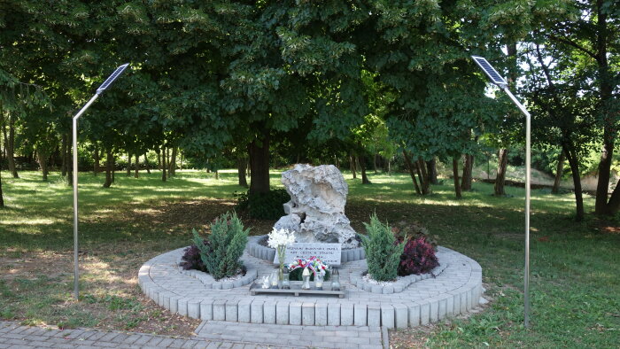 Monument to those who died in the war-1