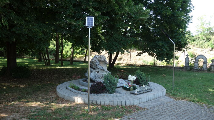 Monument to those who died in the war-2