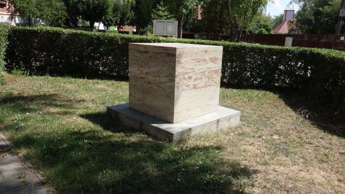 Educational cube - a memorial to the victims of the totalitarian communist regime-2